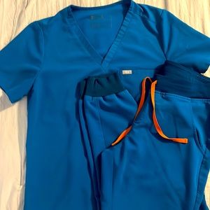 FIGS Joggers set Medium